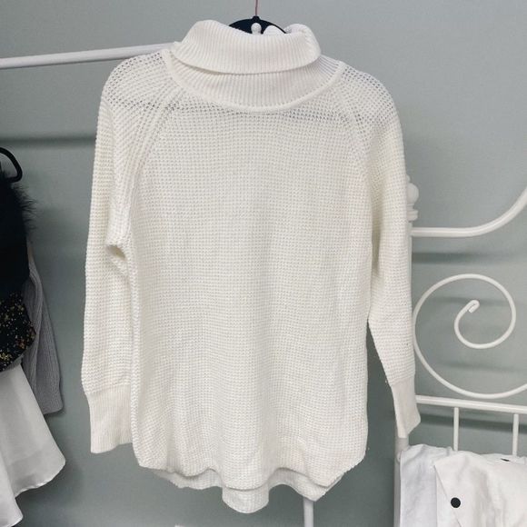 Mendocino Sweaters - White Knit Turtleneck Sweater
